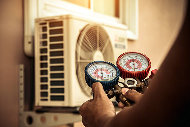 Professional Heat Pump Repair technician working in Suitland, MD